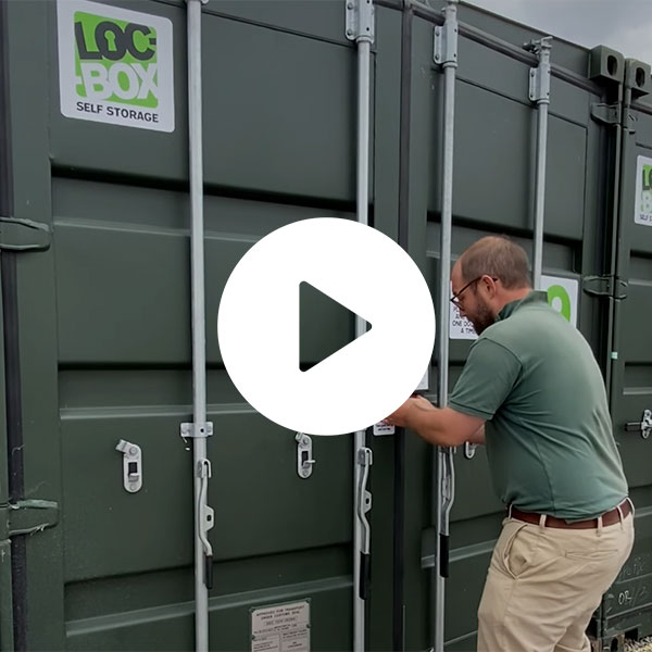 fixing jammed storage container